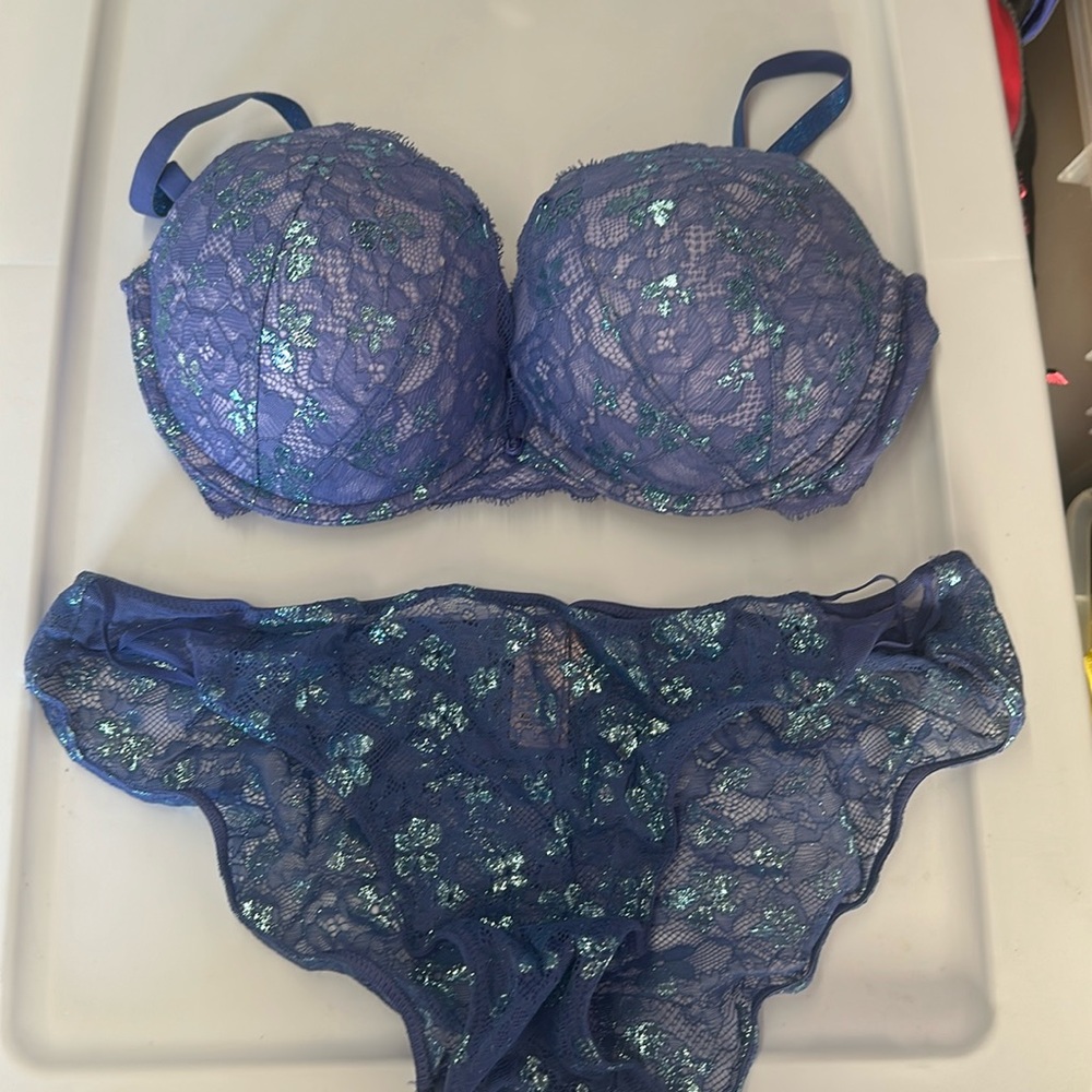 Victoria’s Secret Dream Angels push up bra and panty set